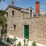 Nice Home In Bijeli Vir
