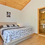 Nice Home In Bijeli Vir Hébergement de vacances