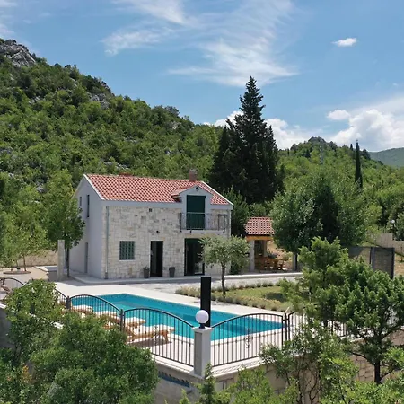 Feriehus Pet Friendly In With Jacuzzi
