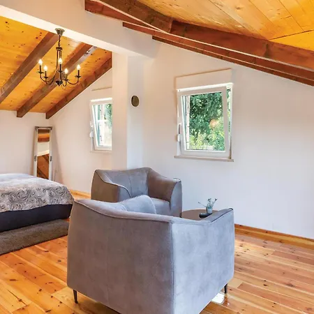 Pet Friendly In With Jacuzzi