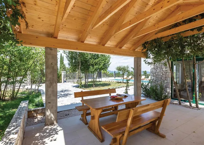 Amazing In Σπίτι διακοπών Bijeli Vir