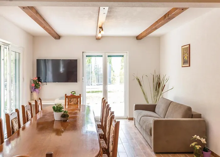 Amazing In Σπίτι διακοπών Bijeli Vir